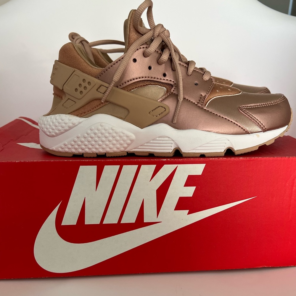 Nike Air Huaraches 7.5w pink